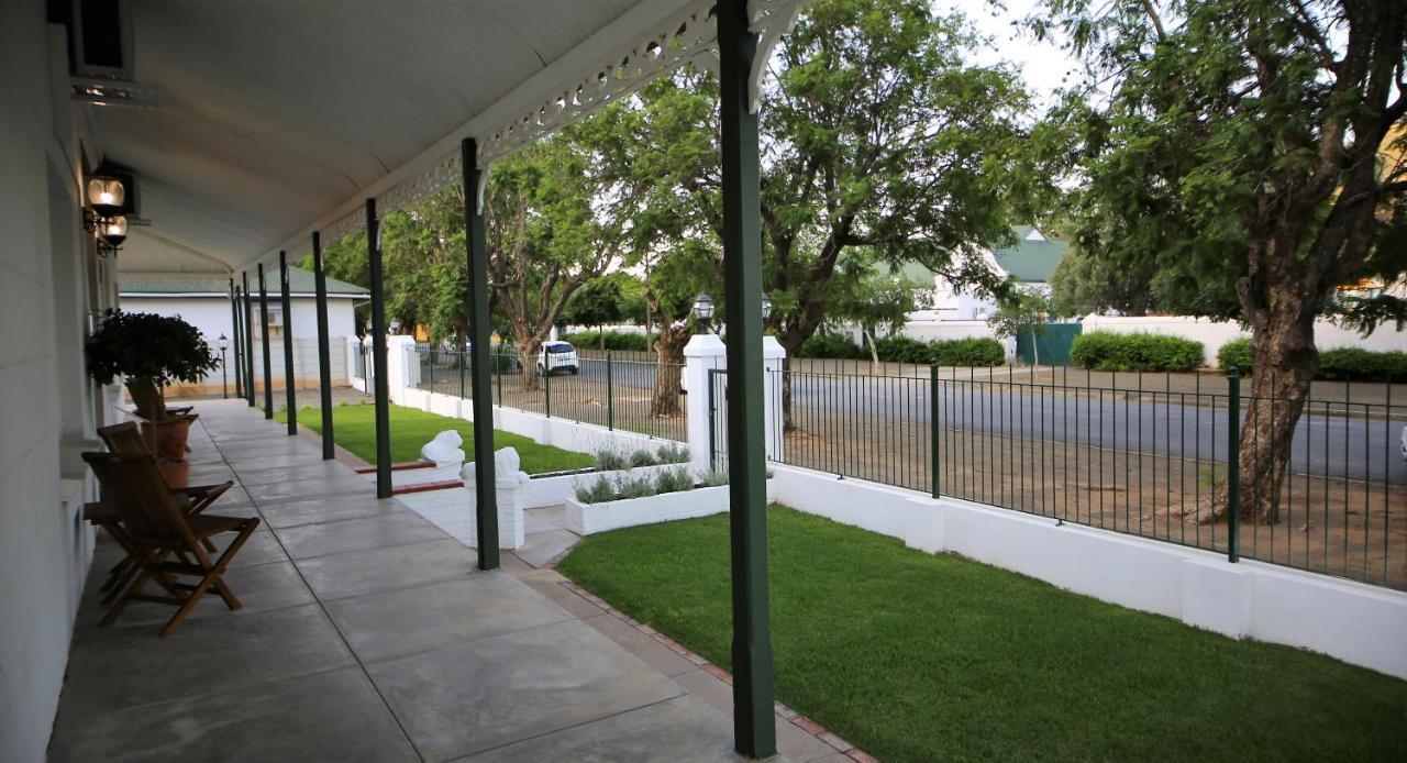 Victorian Square Guesthouse Graaff-Reinet Exterior foto