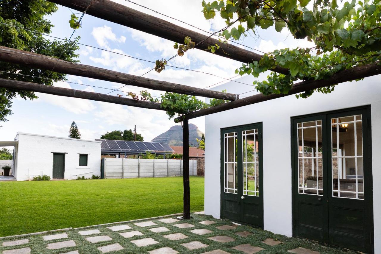 Victorian Square Guesthouse Graaff-Reinet Exterior foto