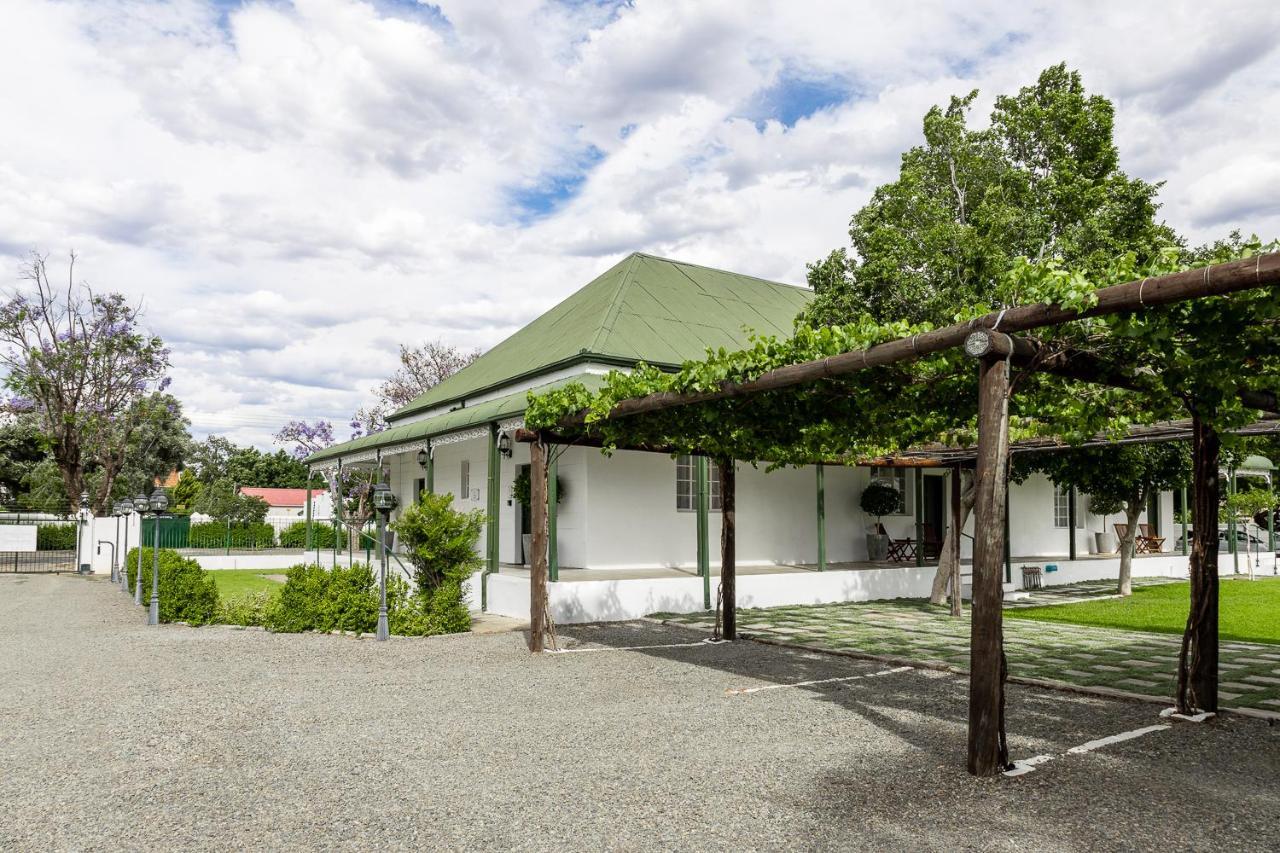 Victorian Square Guesthouse Graaff-Reinet Exterior foto