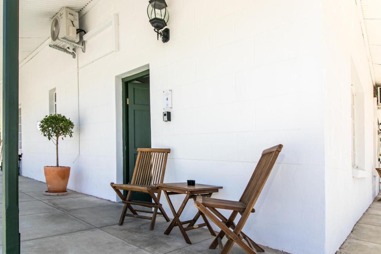 Victorian Square Guesthouse Graaff-Reinet Exterior foto
