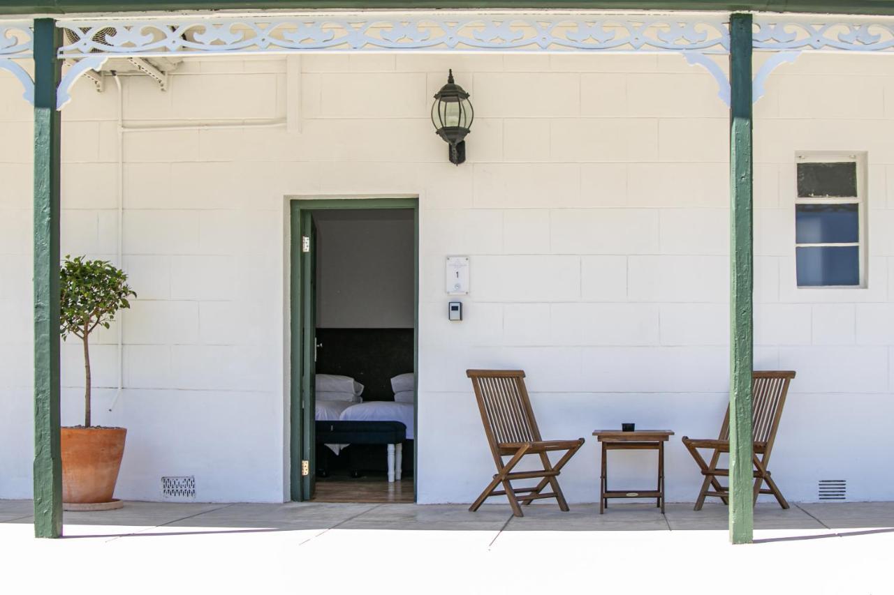 Victorian Square Guesthouse Graaff-Reinet Exterior foto