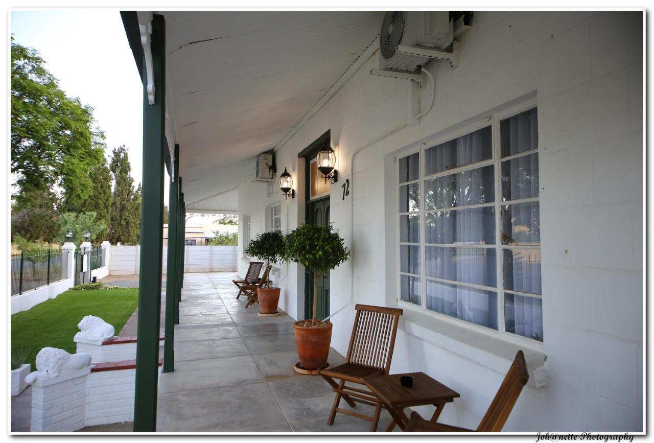 Victorian Square Guesthouse Graaff-Reinet Exterior foto