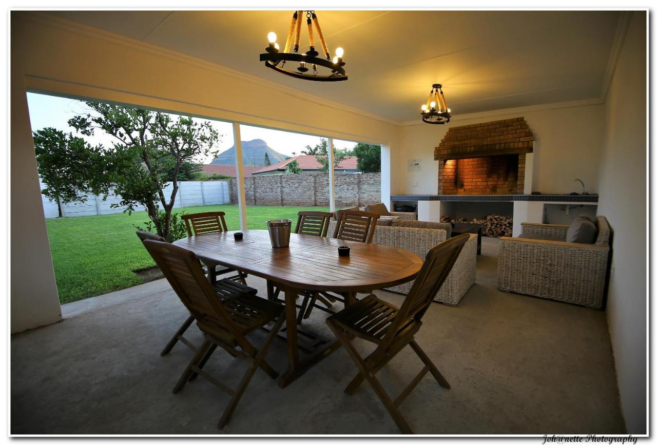 Victorian Square Guesthouse Graaff-Reinet Exterior foto
